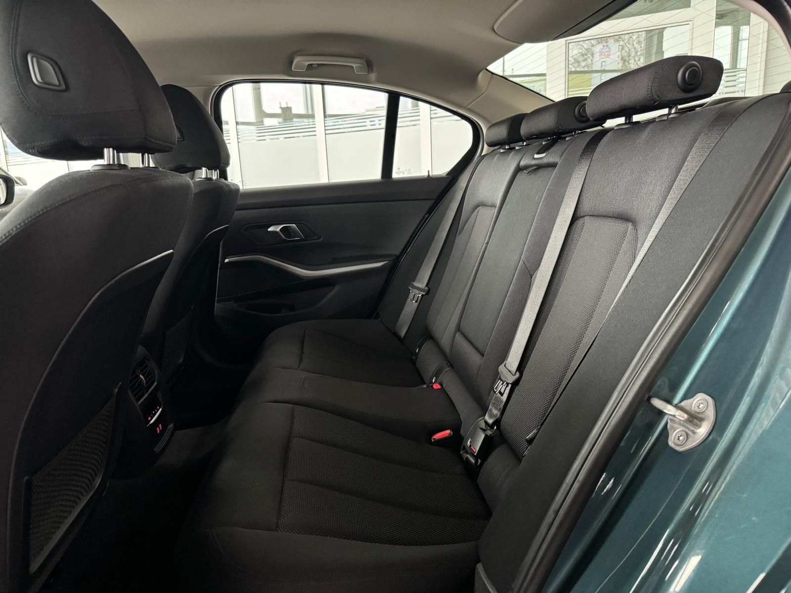 BMW 320i Advantage *Automatik*LED*CarPlay*Navi*SHZ* foto 22