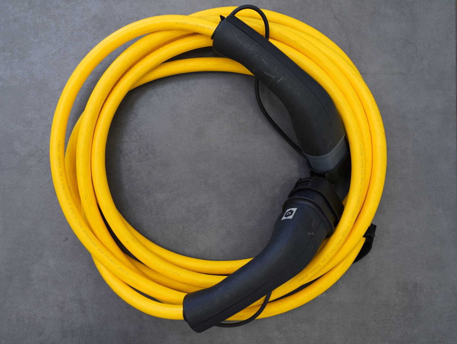 Fahrzeugabbildung Fiat 500e 87KW/42kWh/DC-LADEN/CARPLAY/DAB/SOH