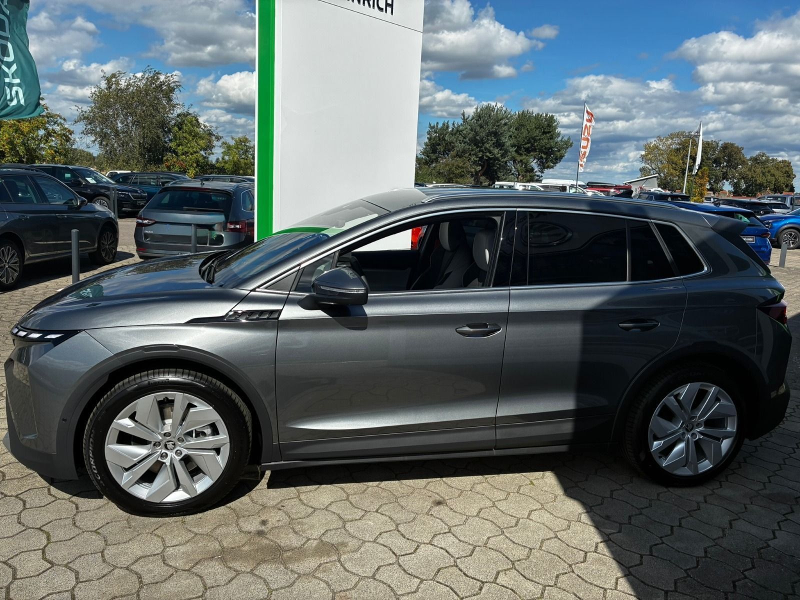 Fahrzeugabbildung SKODA Elroq 85*MAXX*AHK*360°CAM*Head-Up*Canton*Wärmepu