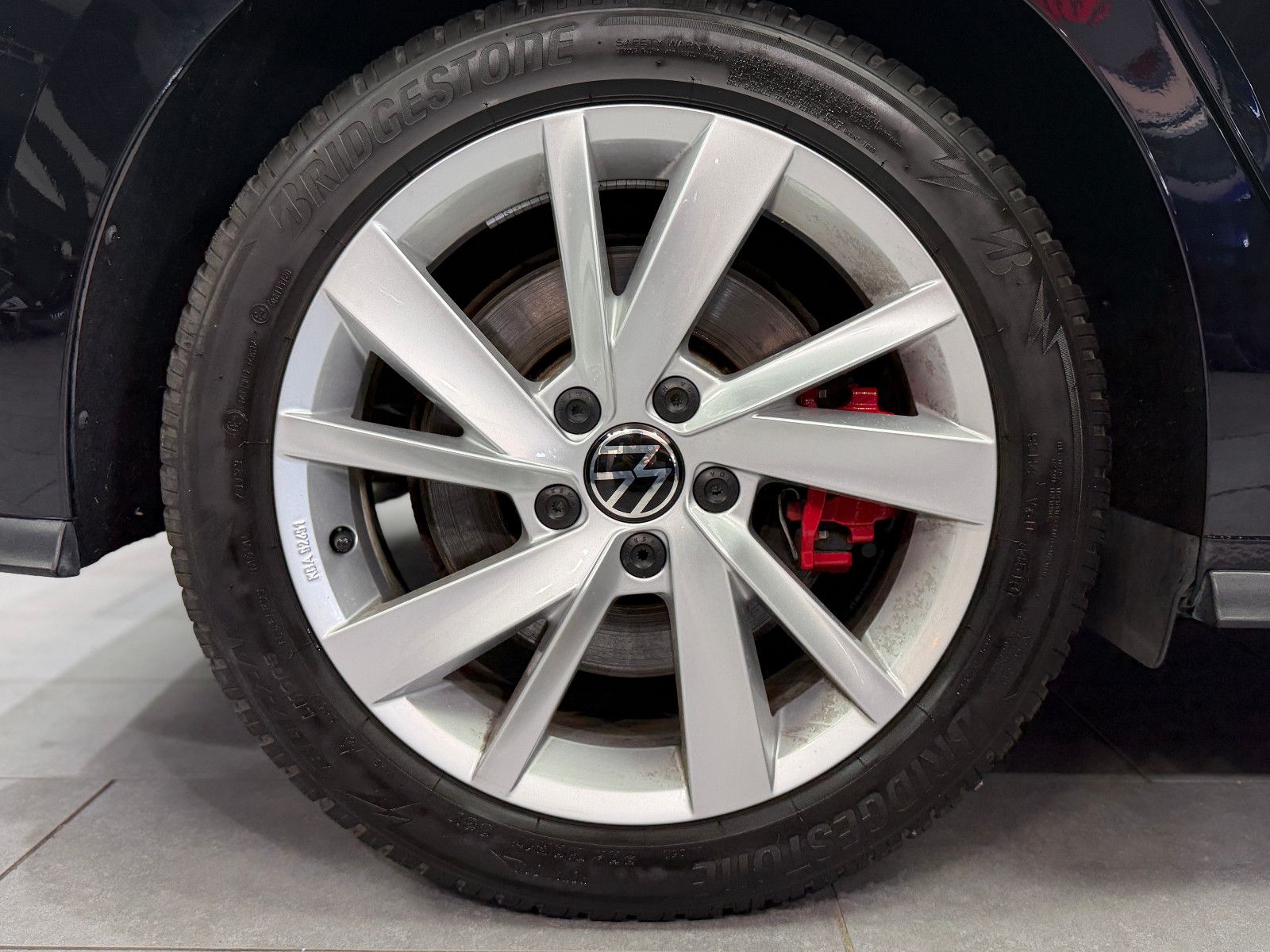Fahrzeugabbildung Volkswagen Golf VIII Lim. GTI|H&K|HuD|U-Frei|D-FZG