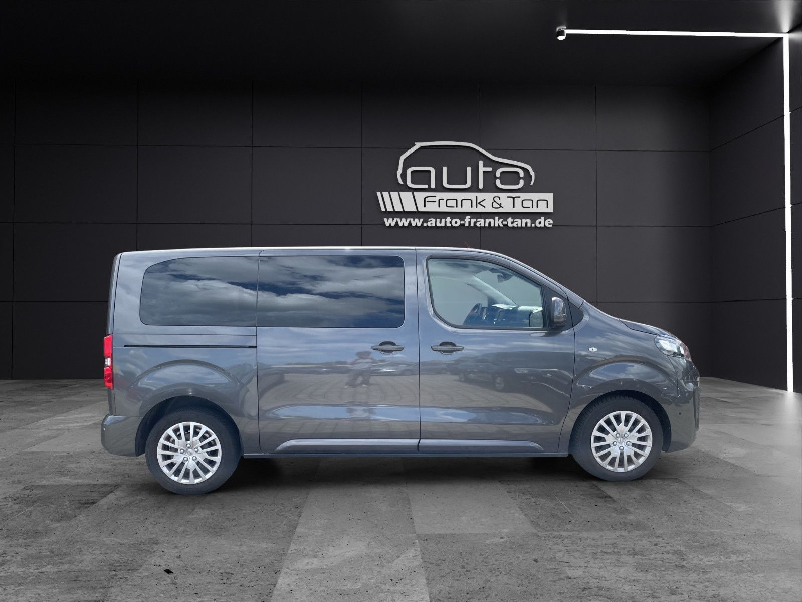 Fahrzeugabbildung Opel Zafira Life Selection M*1.Hand*Shz*Rkü*8 Sitzer