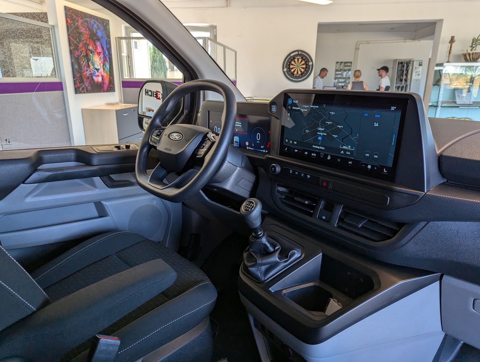 Fahrzeugabbildung Ford Transit Custom 320 L1 Navi 8-Sitze LED Kamera