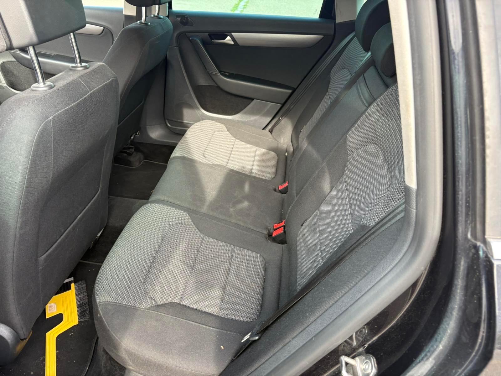 Volkswagen Passat 2012 — photo 8
