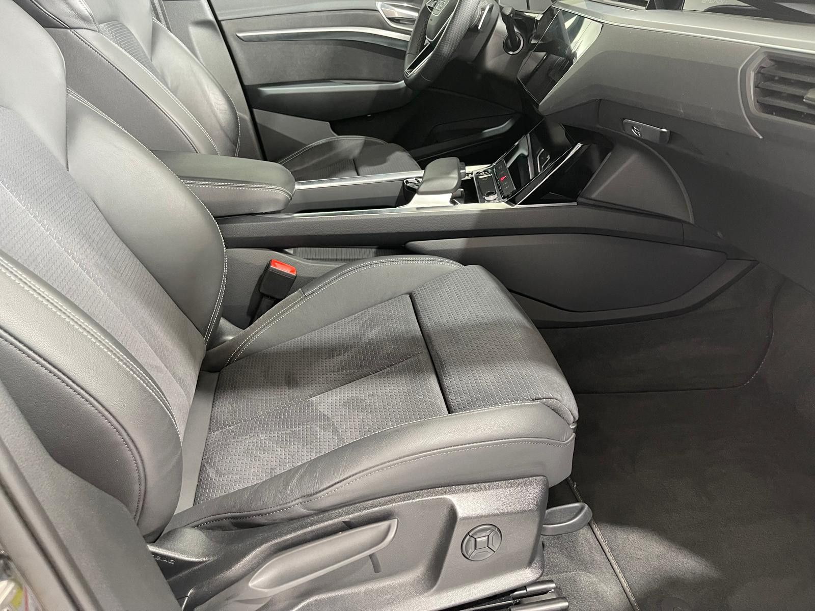Fahrzeugabbildung Audi e-tron 55 Quattro*Audi-Anschlussgarantie*S-line*