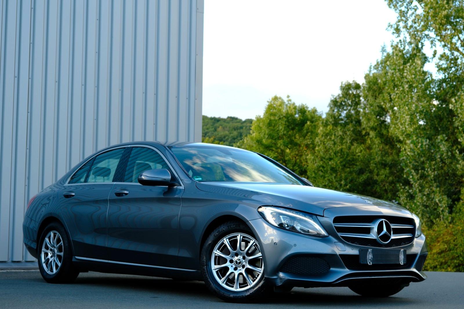 Mercedes-Benz C 250 CGI Lim./Avantgarde/Aut./LED/AHK