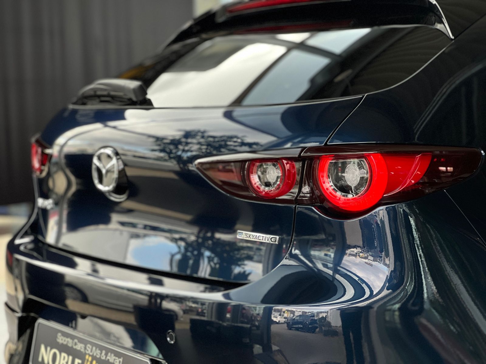 Fahrzeugabbildung Mazda 3 M Hybrid Nagisa BOSE MEMORY HUD NAVI RFK SHZ