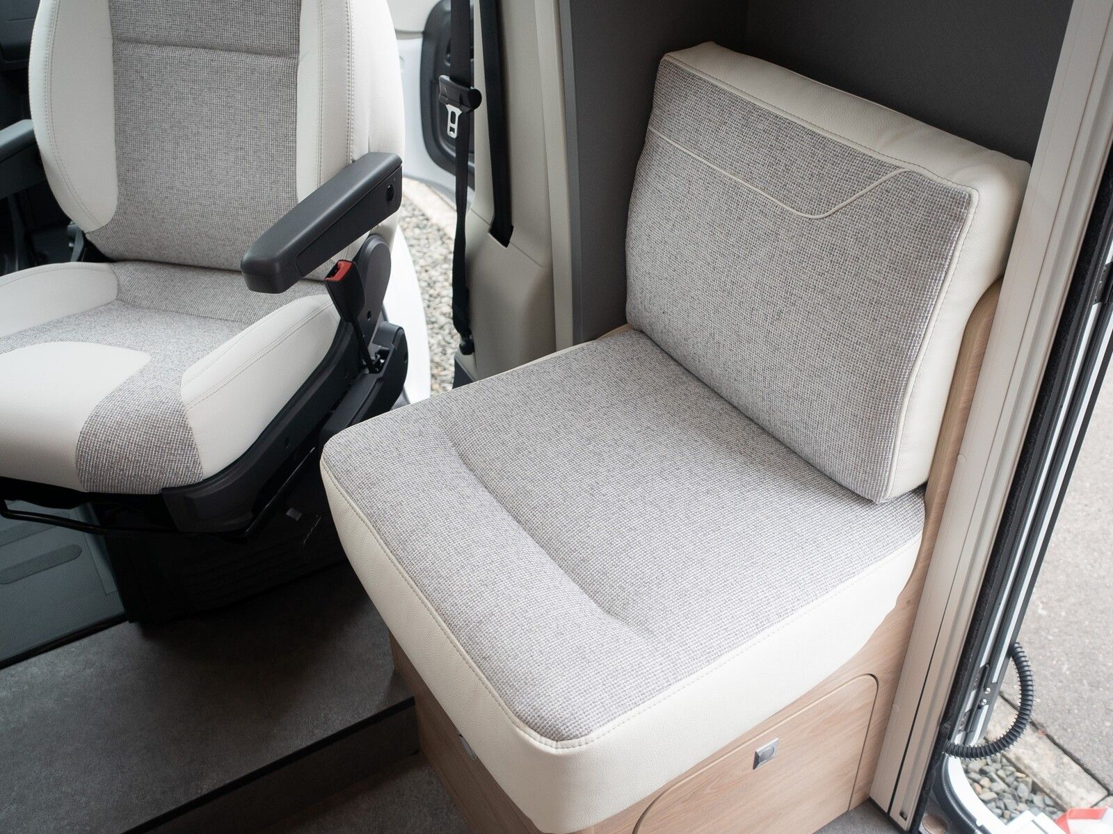 Fahrzeugabbildung Dethleffs Just Camp Active T 7052 EB Automatik*Hubbett