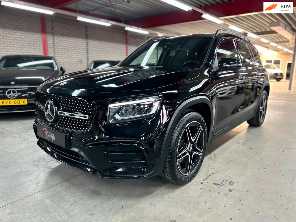 Image of Mercedes-Benz GLB 200