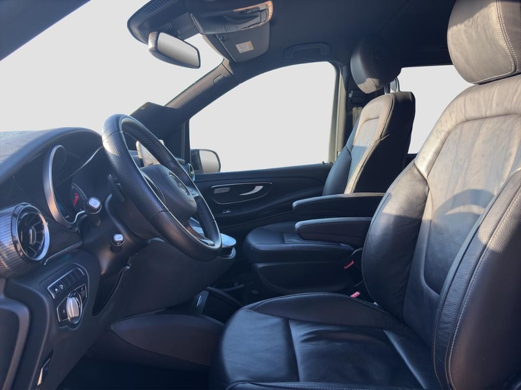 Fahrzeugabbildung Mercedes-Benz EQV 300 AVANTGARDE Lang Leder*Navi*360*KeyLess