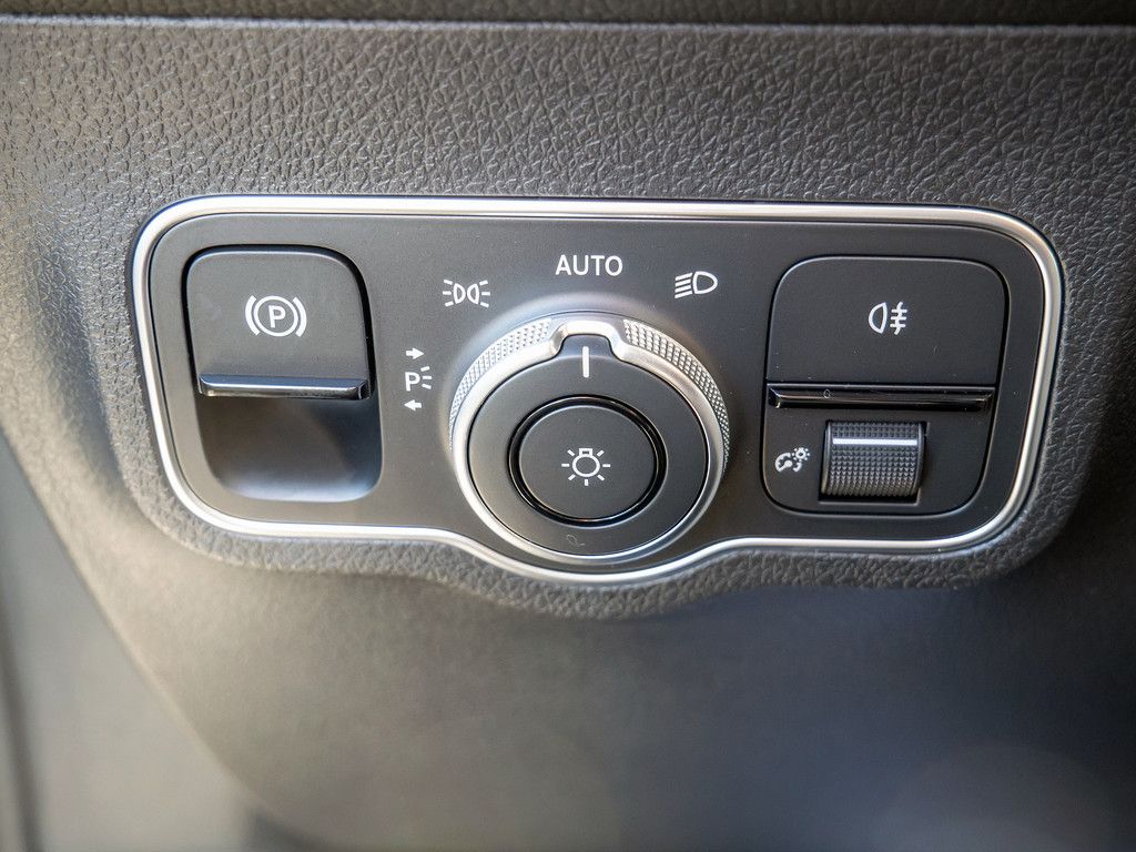 Mercedes-Benz GLB 200 AMG Special Edition AHK Distr. LED Pano foto 19