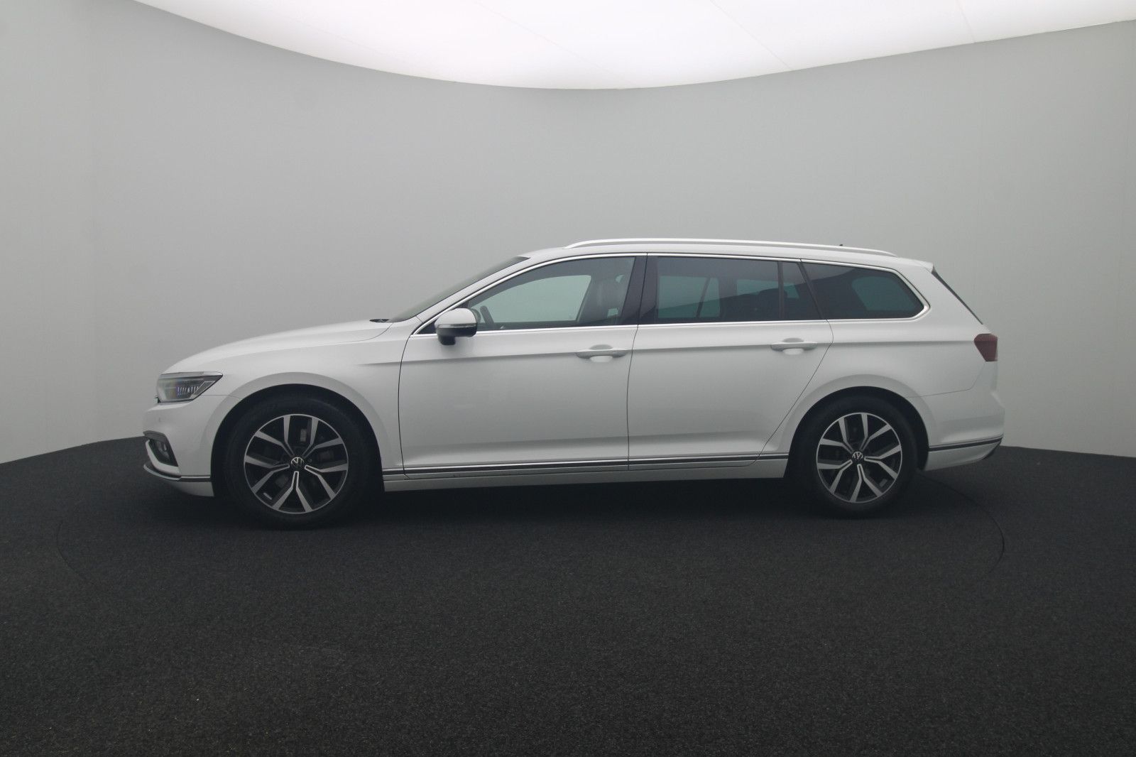 Fahrzeugabbildung Volkswagen Passat Variant 2.0 TDI DSG Elegance Business