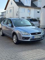 Ford FORD FOCUS 1.6 x VOLLAUSSTATTUNG x AHK x T... - Ford Focus: Kleinwagen, 1.6