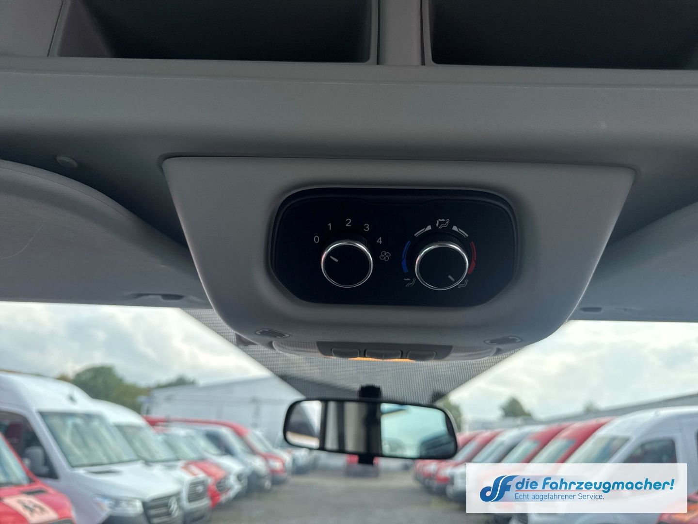 Fahrzeugabbildung Ford Transit Kombi 350 L3 Trend LIFT* Temp Tel.-Vorb.