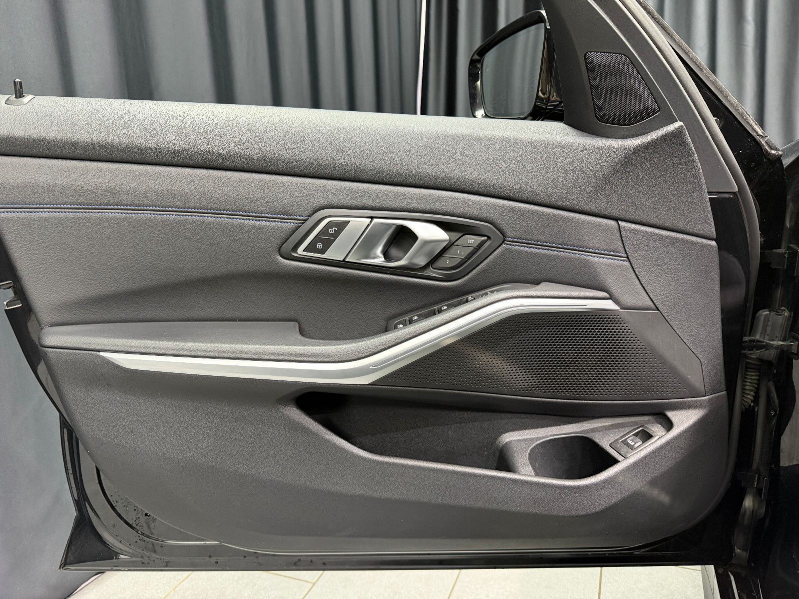 Fahrzeugabbildung BMW 320i Touring M Sport|HIFI|RF-CAM|ACC