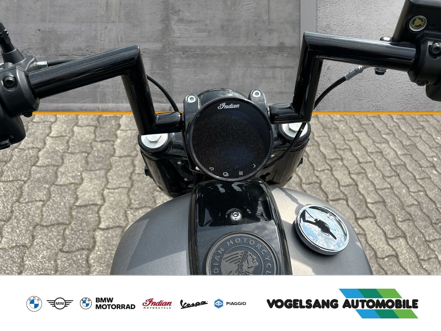 Fahrzeugabbildung Indian Chief Bobber Dark Horse, Blinkerumbau, Lenkerumb