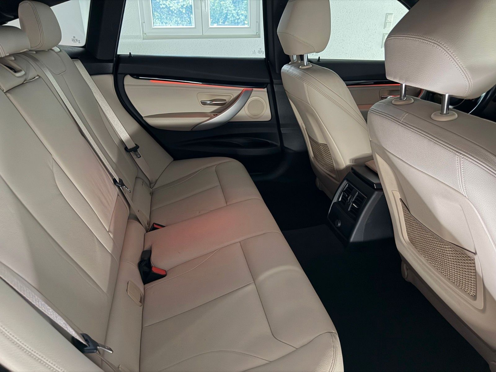 Fahrzeugabbildung BMW 335 d xDrive M SPORT/LED/HuD/PANO/KAMERA/MEMORY