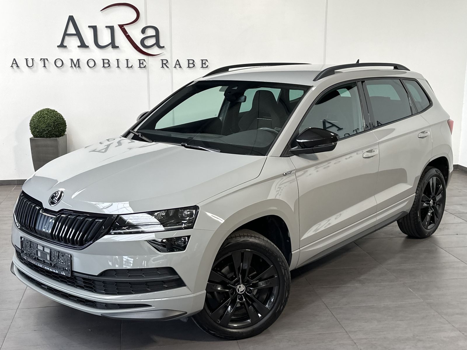 Fahrzeugabbildung SKODA Karoq 1.5 TSI Sportline NAV+LED+CARPLAY+TEMPOMAT