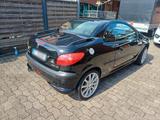 Peugeot 206 cc mit erst etwas über  72000 km - Peugeot 206 mit Benzin-Antrieb: Cabrio, Automatik