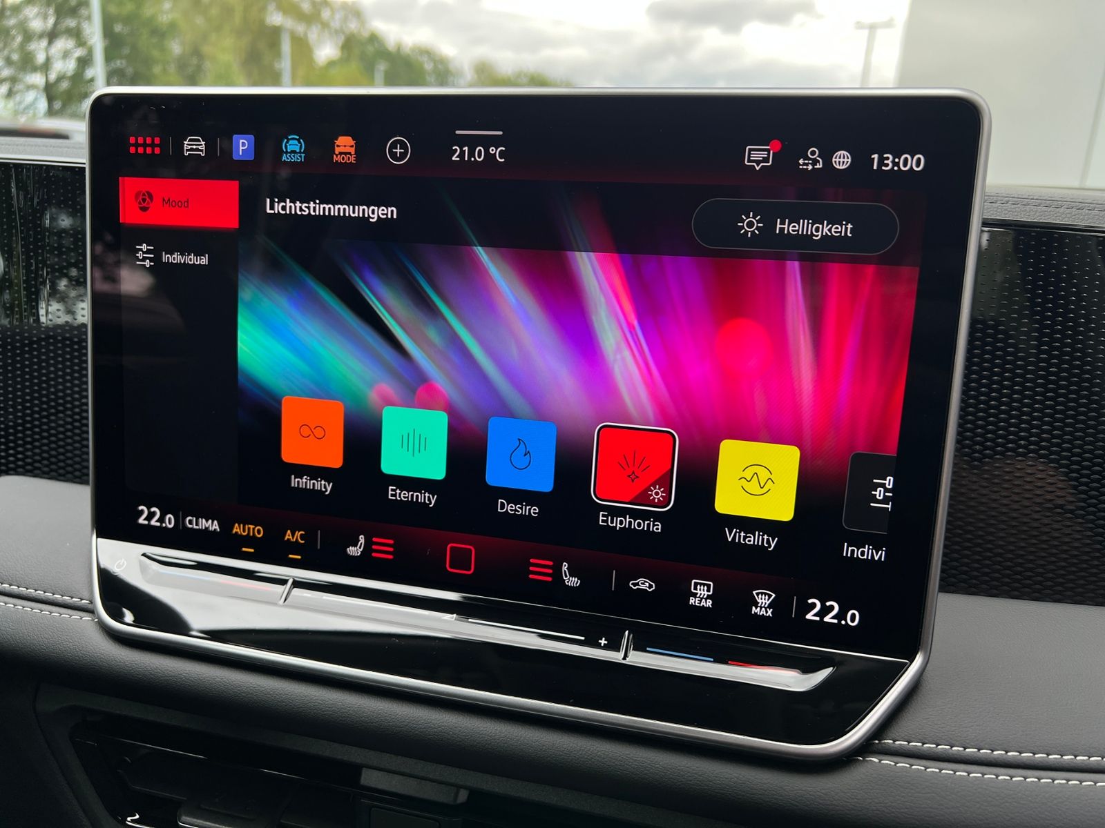 Fahrzeugabbildung Volkswagen Tiguan  ENERGY 2.0 TDI DSG *AHK, Navi, Ganzjahre