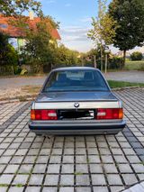 BMW E30 320i  - BMW 320: E30 320i