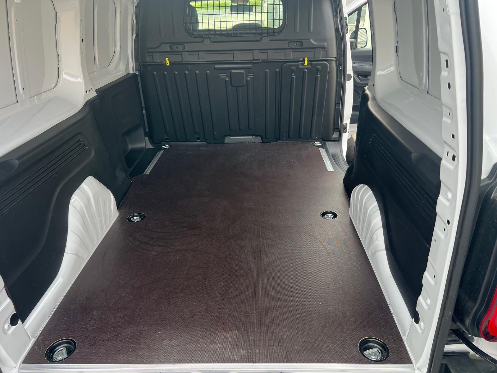 Peugeot Partner Premium L2 3 Sitze Flügeltüren Navi PDC