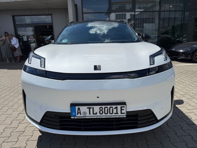 Lynk & Co 08