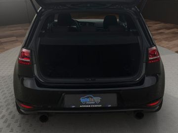 Volkswagen Golf - 6