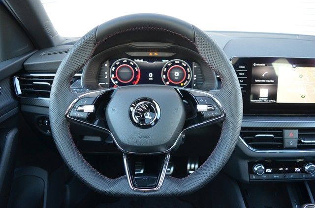 Fahrzeugabbildung SKODA Kamiq TSI Monte Carlo LED AHK Navi AID Pano ACC