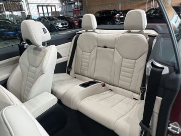 Fahrzeugabbildung BMW 420i Cabrio, Laserlicht, Komfortzugang, Sitzheiz