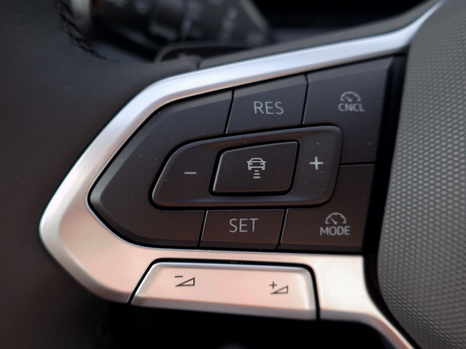 Fahrzeugabbildung Volkswagen Tiguan Life 1.5 eTSI DSG | LED AHK RFK ACC