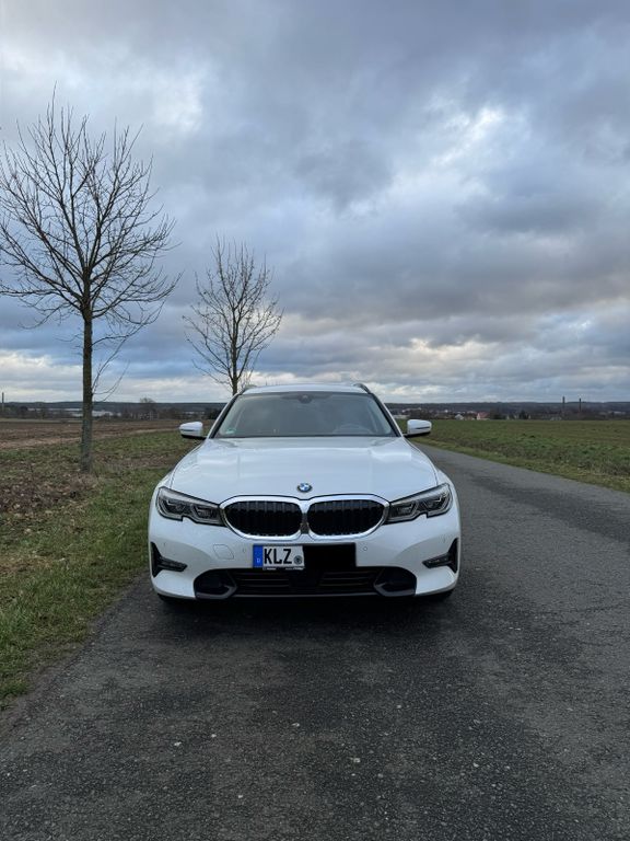 Image of BMW 320