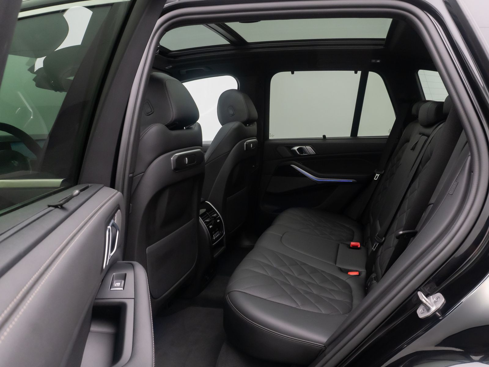 Fahrzeugabbildung BMW X5 xD50e M Sport 360&deg;H/K Panorama AHK DAB 22Zoll