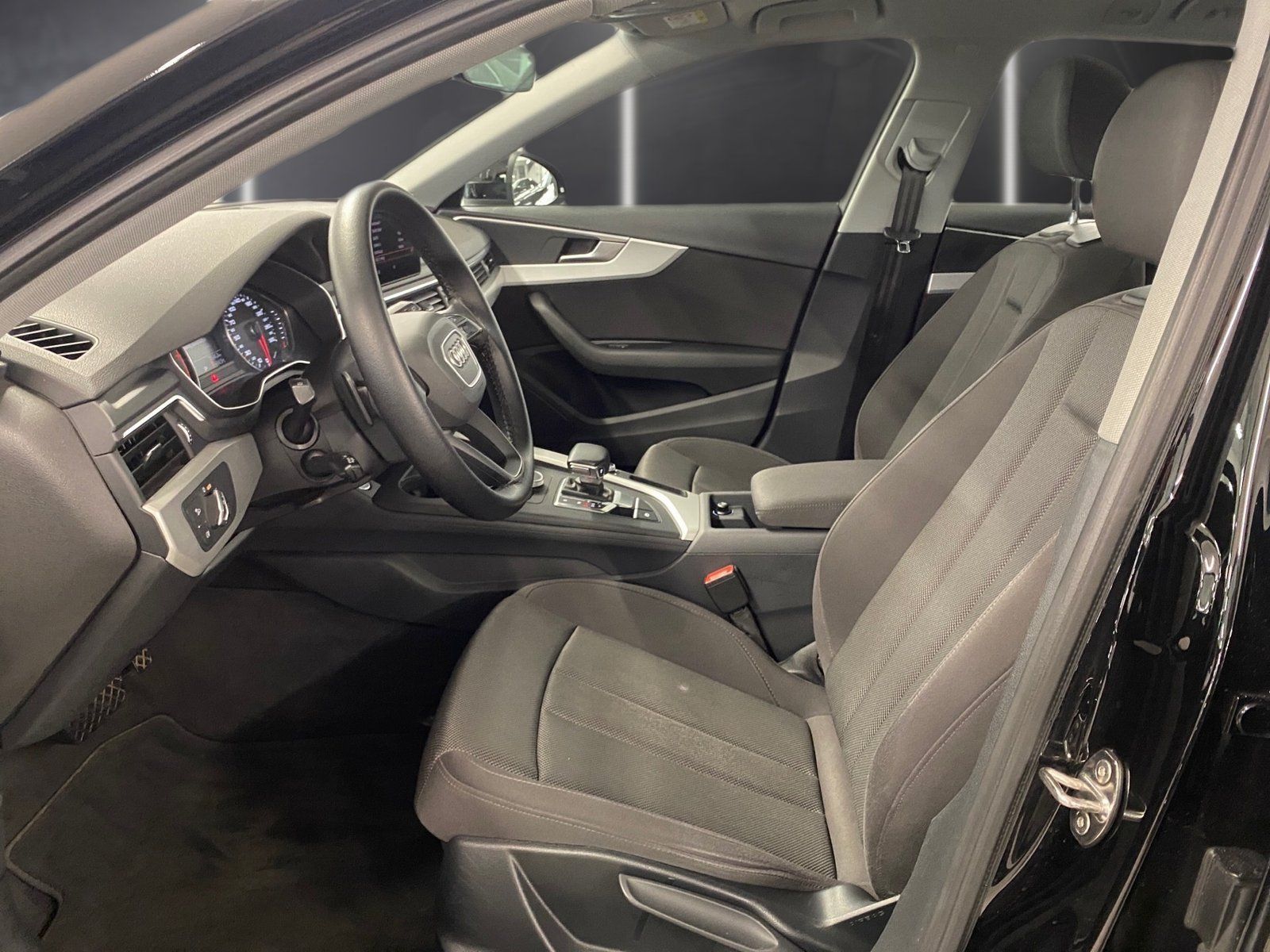 Fahrzeugabbildung Audi A4 1.4 TFSI Avant*MMI-Navigation*Xenon*SHZ*PDC*