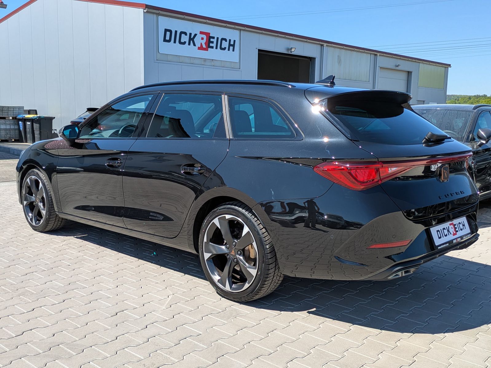Fahrzeugabbildung CUPRA Leon 1.5 eTSI DSG MATRIX-LED*ACC*APP*KAMERA*18"