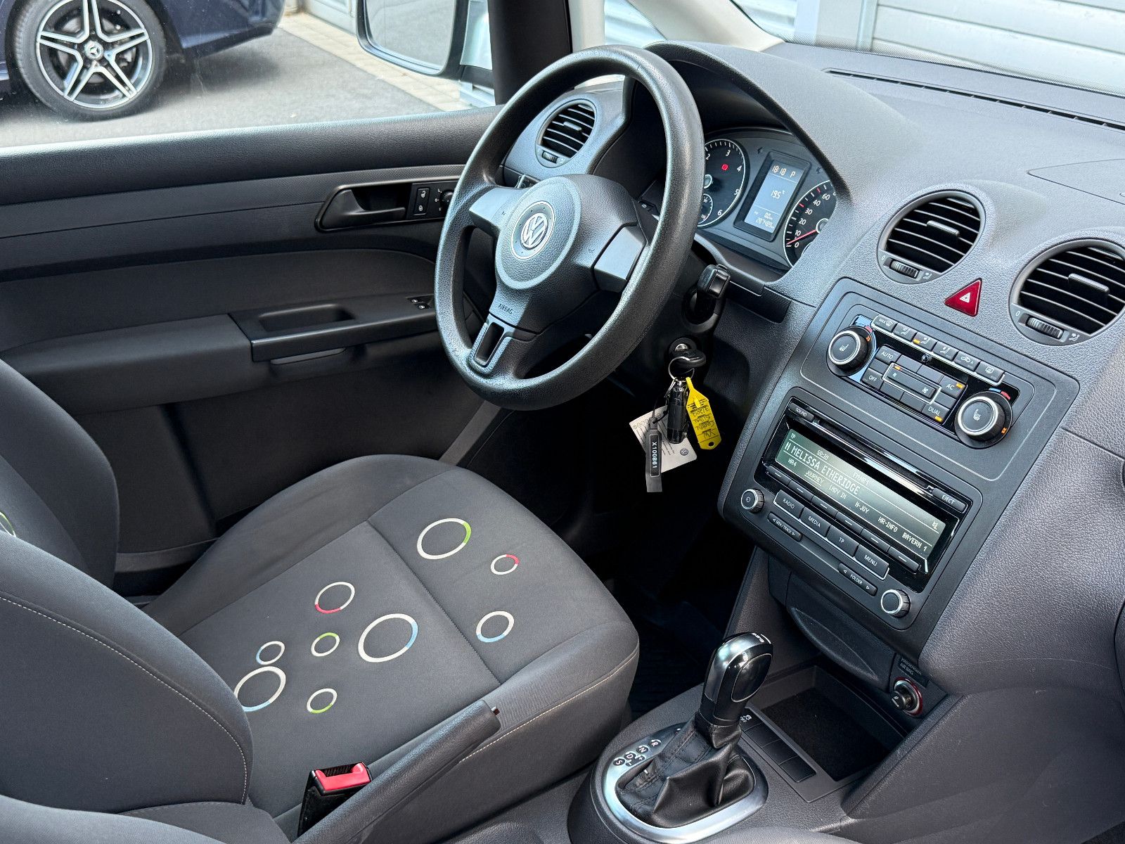 Fahrzeugabbildung Volkswagen Caddy Roncalli 1.6 TDI DSG AHK Tempomat SHZ