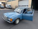 Mercedes-Benz Mercedes 240TD W123 - Mercedes-Benz 240: W123