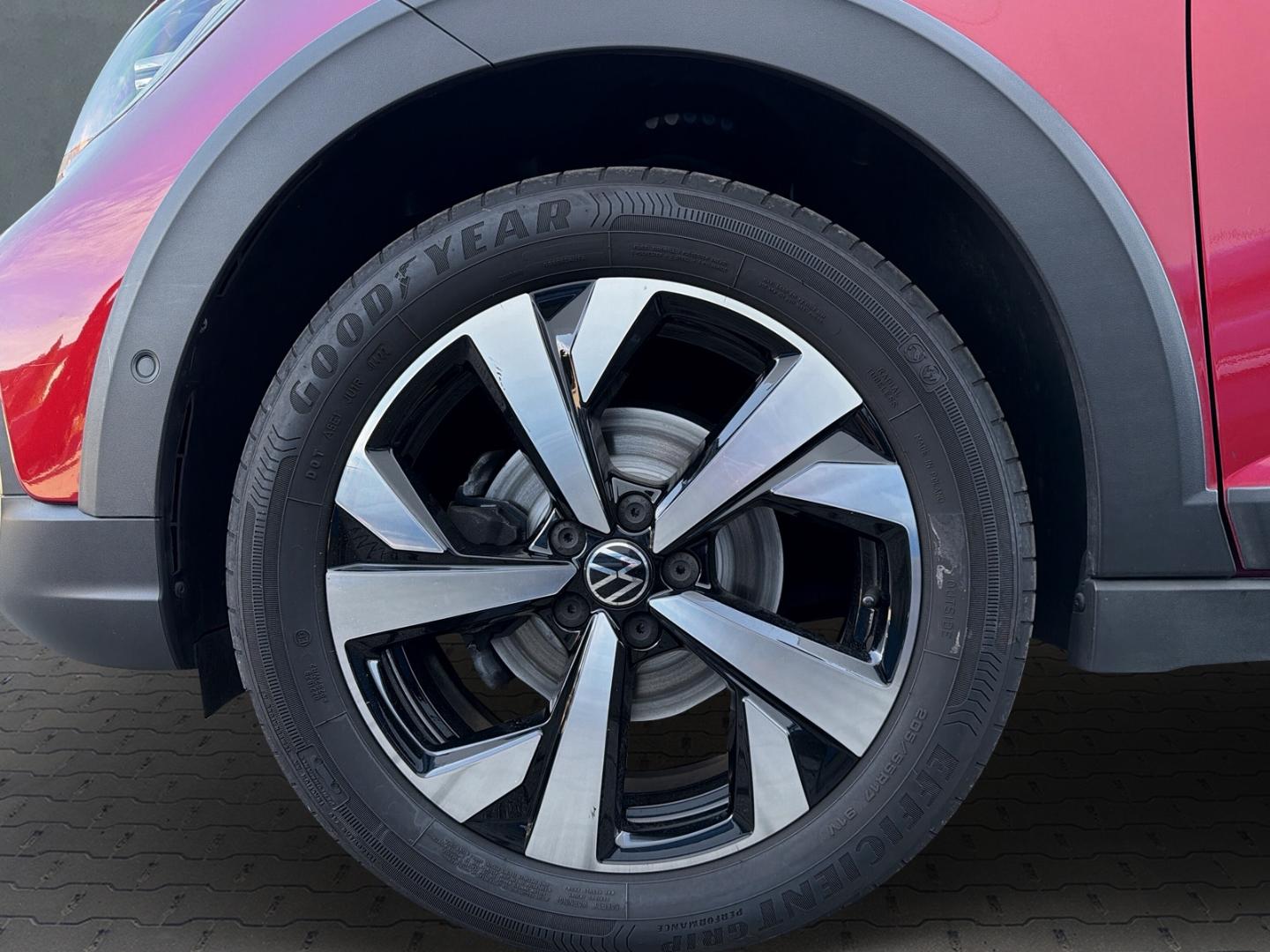 Volkswagen Taigo Style 1.5l TSI DSG AHK Panodach Navi Digit