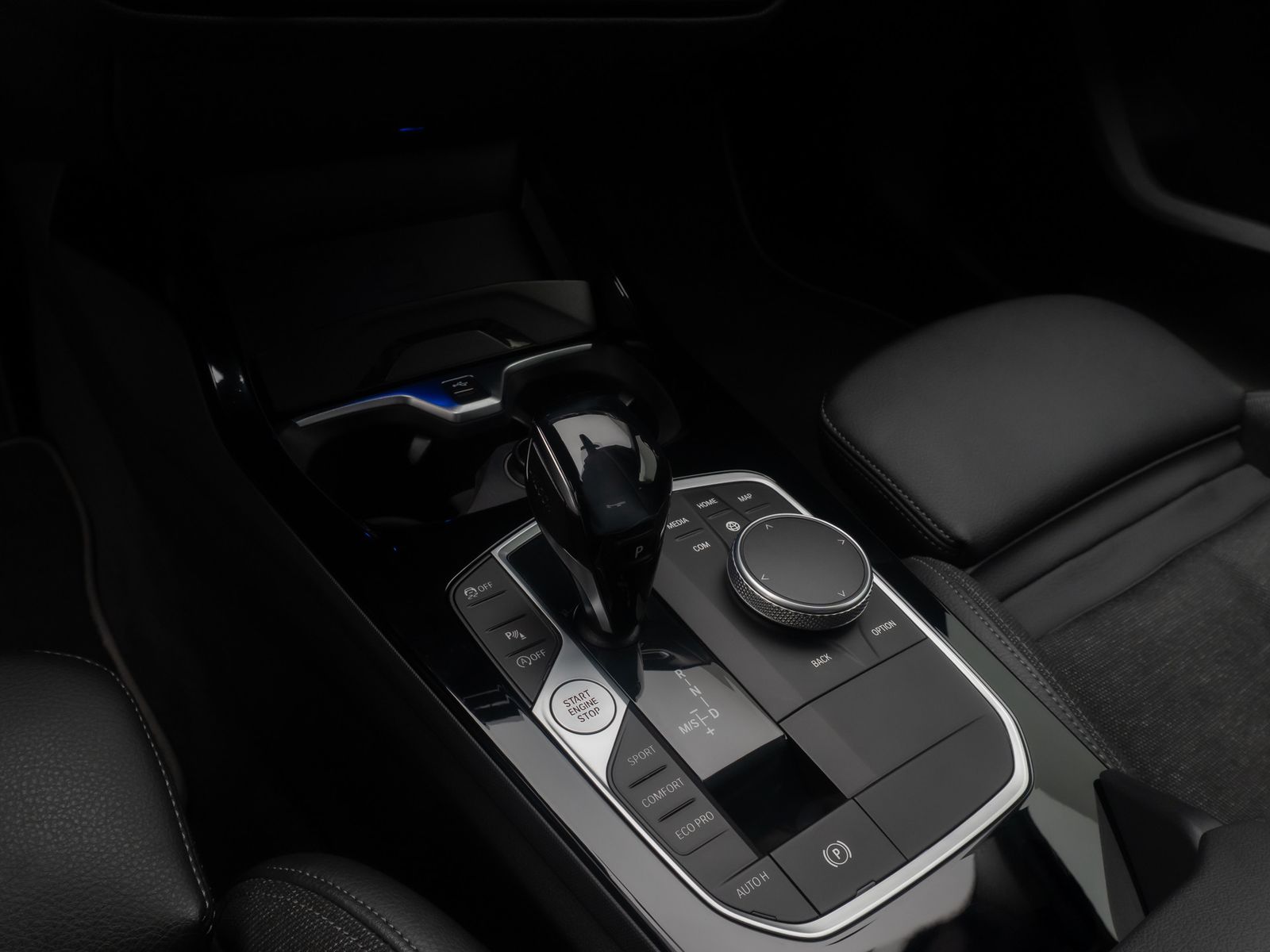 Fahrzeugabbildung BMW 220d Gran Coupé Sport Line HUD DAB Alarm Komfort