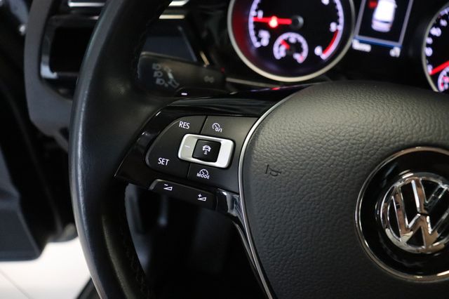 Fahrzeugabbildung Volkswagen Touran Comfortline BMT/Start-Stopp|PANO|LED|ACC|