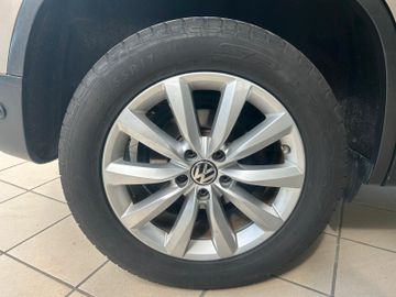 Volkswagen Tiguan - 10