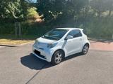 Toyota iQ+ 1.33 Multidrive Automatik in Weiß aus - weiße Toyota IQ