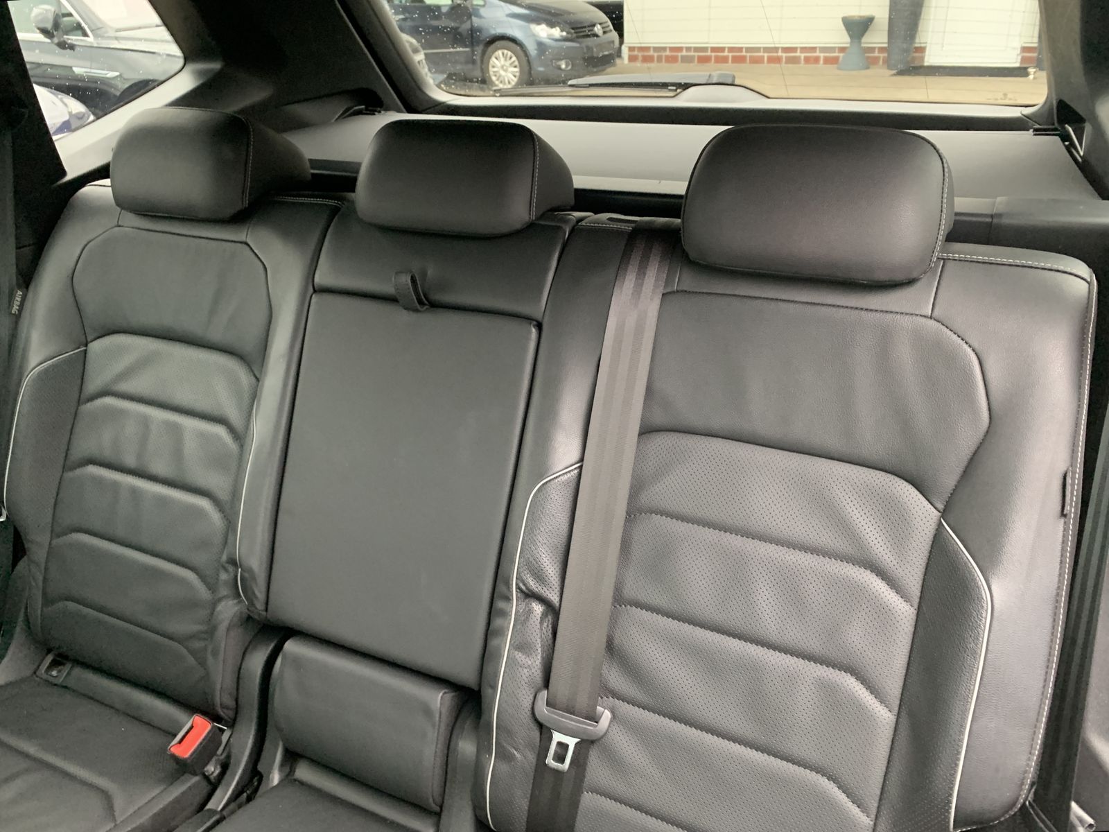 Fahrzeugabbildung Volkswagen Tiguan Allspace 2.0 TDI*R-Line*4Motion*AHK*Leder