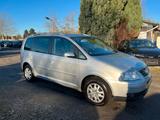 Volkswagen Touran 2.0 TDI Highline - Volkswagen Touran aus 2005: Highline