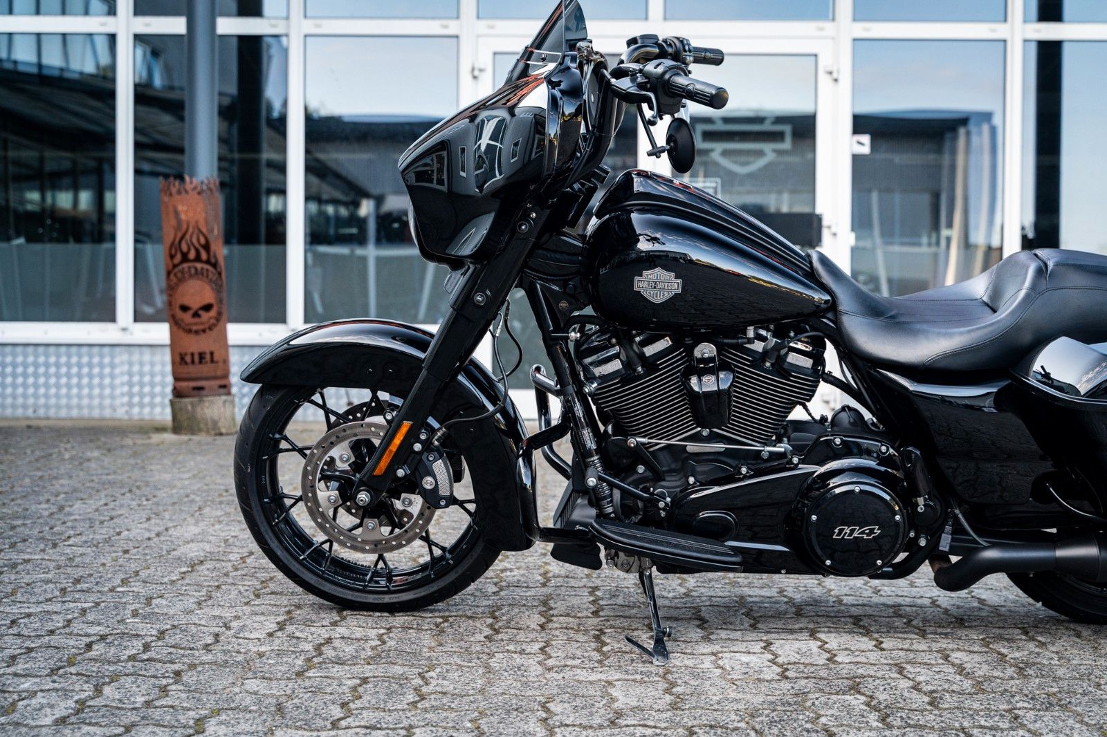 Fahrzeugabbildung Harley-Davidson STREET GLIDE SPECIAL 114 CUI - JEKILL & HYDE -