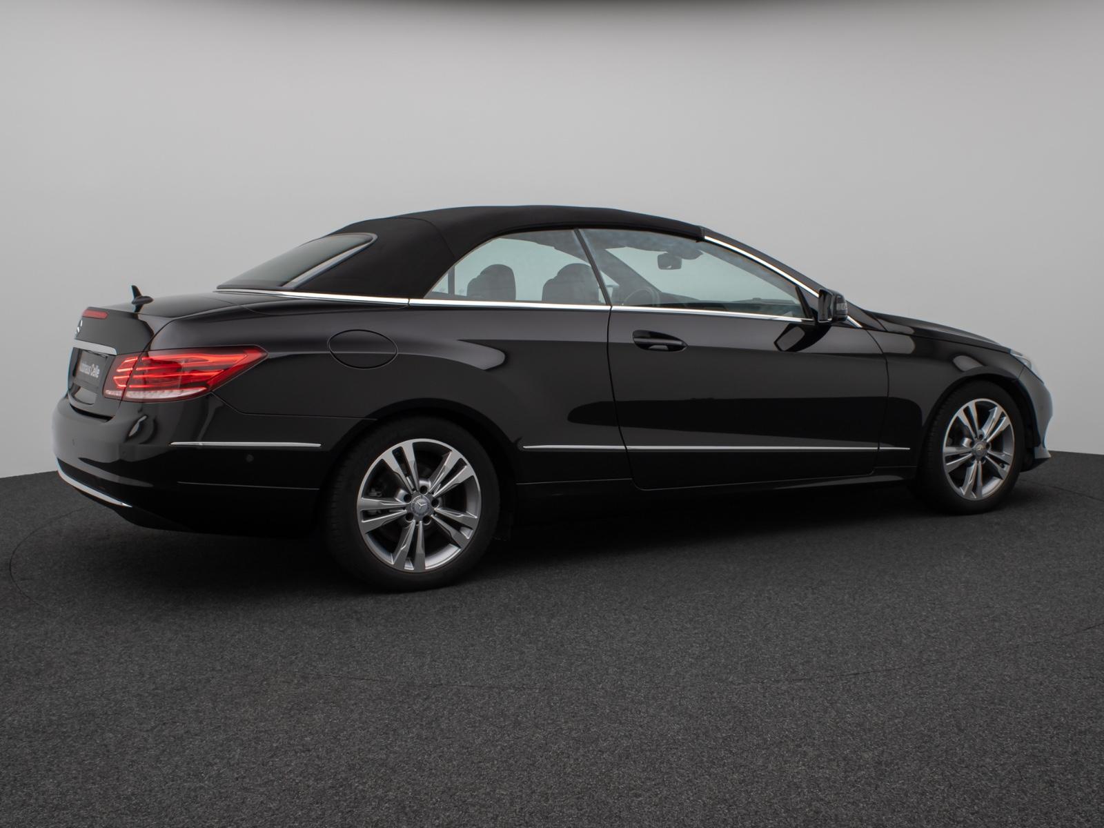 Mercedes-Benz E 200 Cabrio LED Sitzhzg Navi PDC Tempomat Leder
