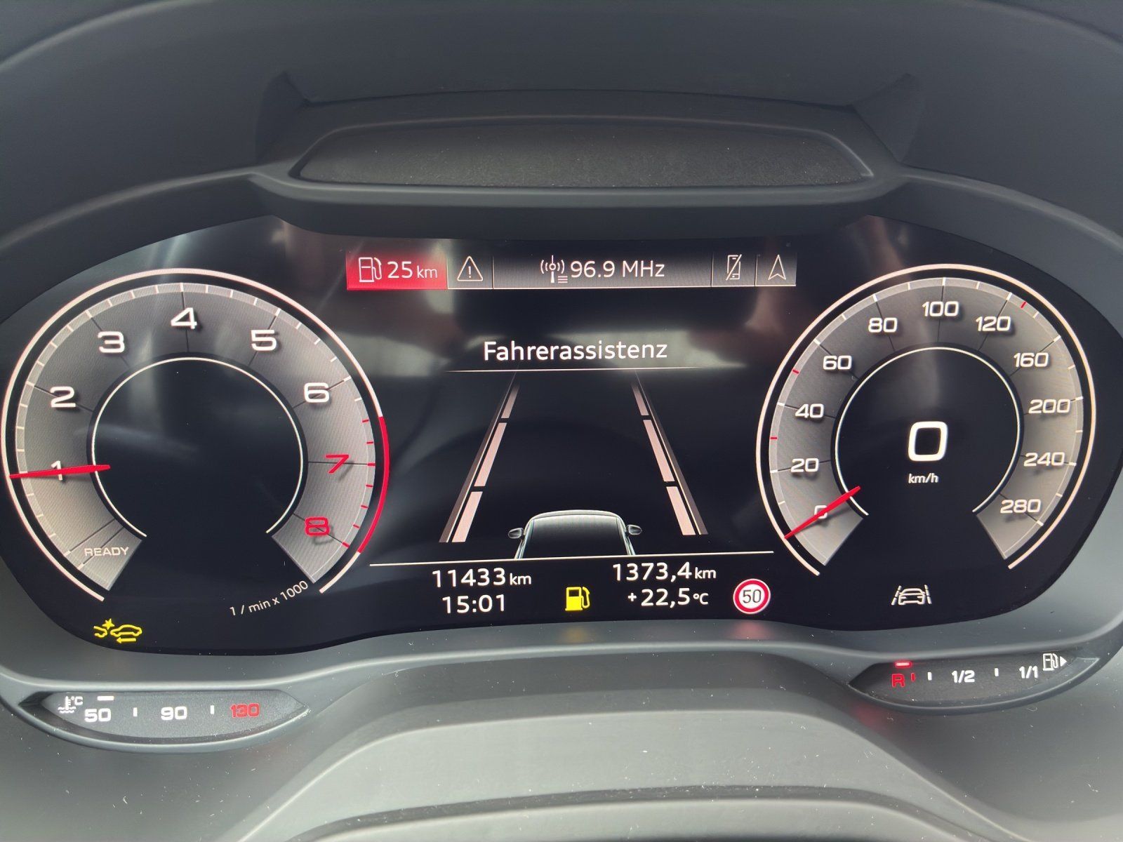 Fahrzeugabbildung Audi Q2 30 TFSI advanced AHK,Kamera,LED,Matrix,Navi