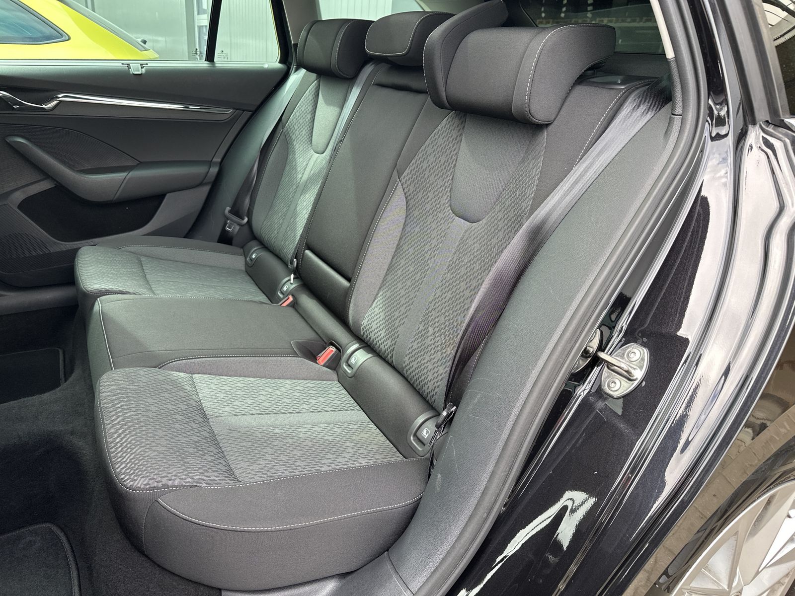 Fahrzeugabbildung SKODA Octavia Combi First Edition NAV+LED+PANO+LHZG+VC