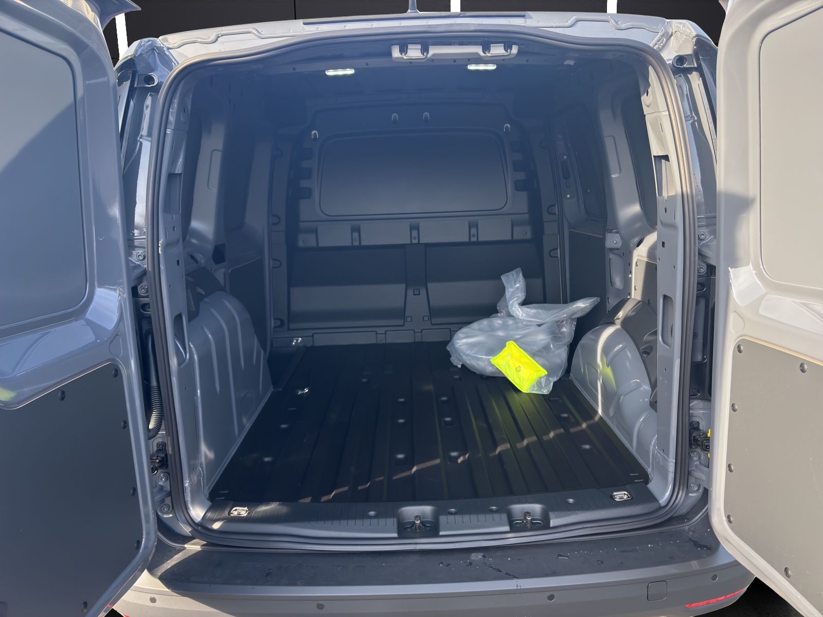 Fahrzeugabbildung Volkswagen Caddy Kasten TDI KLIMA PDC GRA VORB. AHK