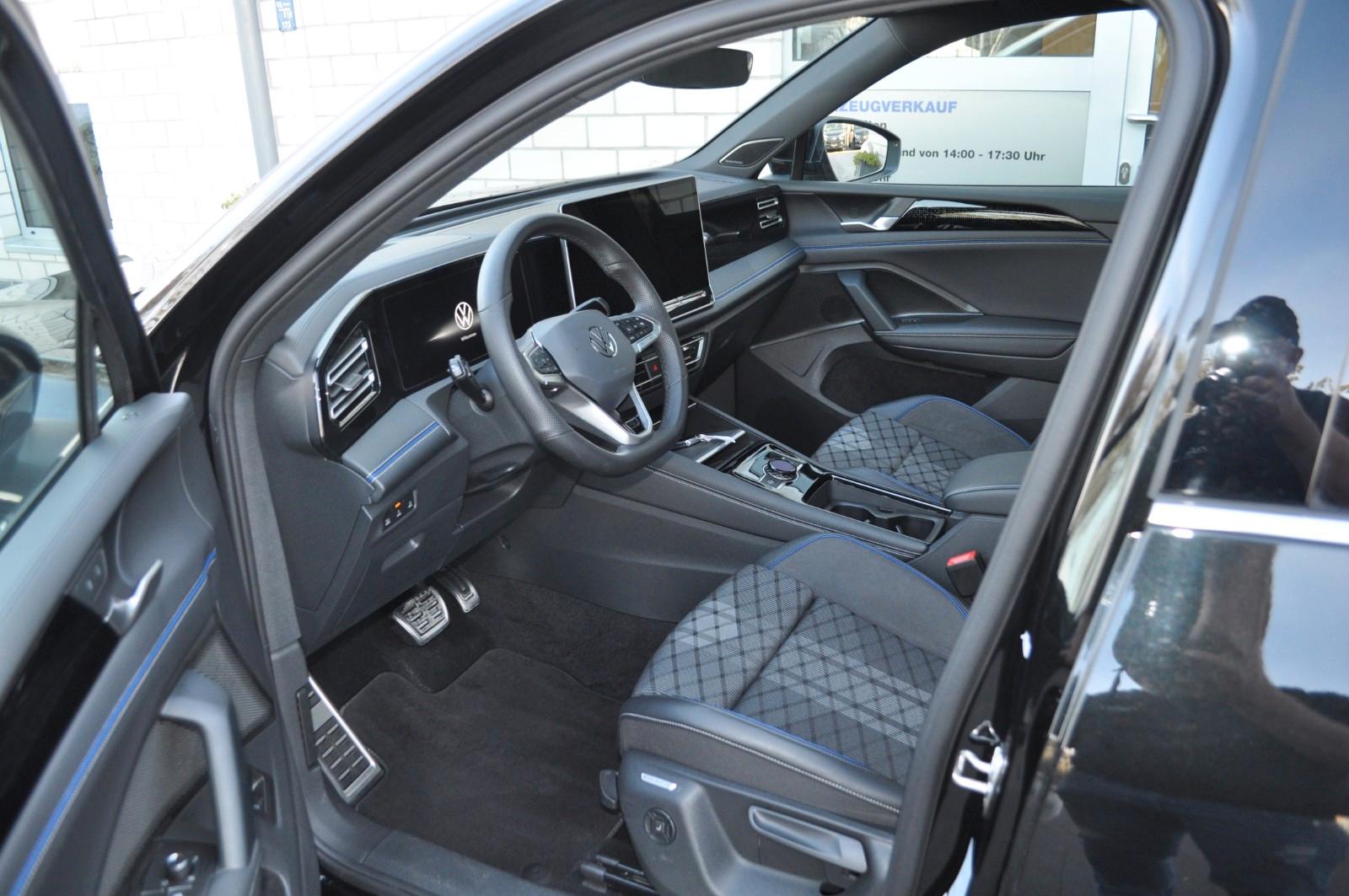 Volkswagen Tiguan 2.0 TDI  4Motion R-LINE/PANORAMA/AHK/GJR