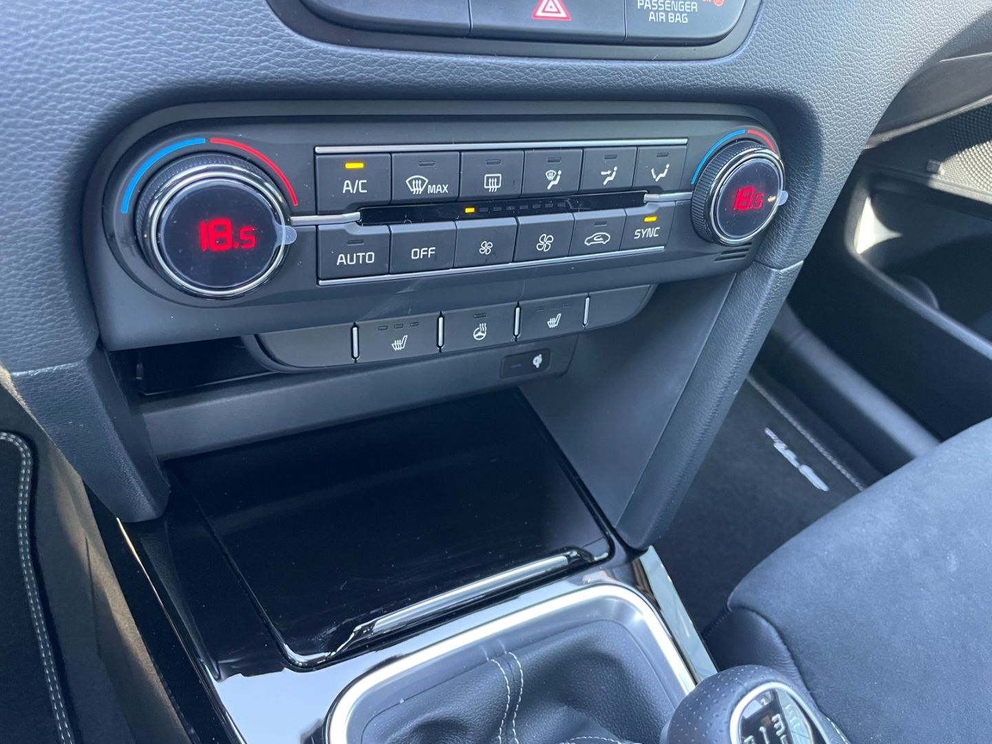 Fahrzeugabbildung Kia Ceed GT Line LED JBL Kamera totWinkAss Memory